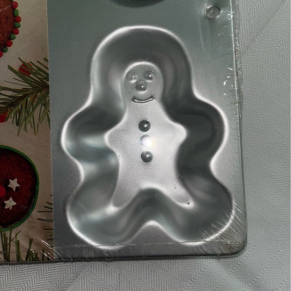 Wilton‎ Mini Gingerbread Boy Cake Pan 1990 New - Picture 10 of 11